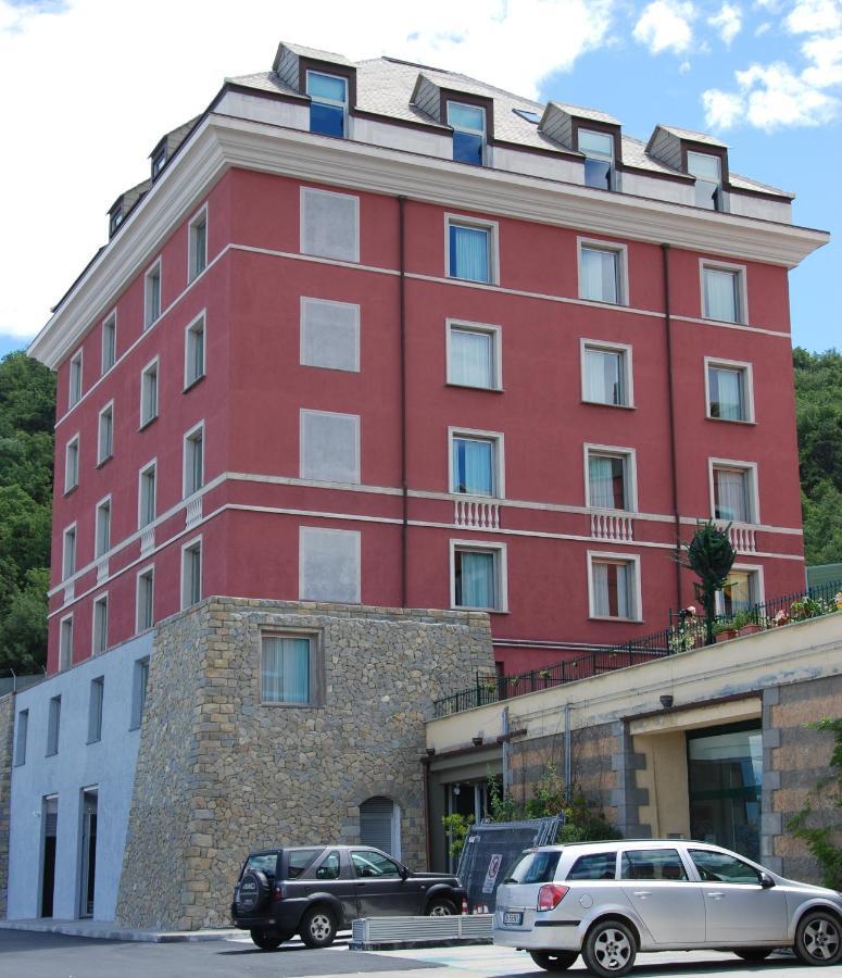 Sea Art Hotel Vado Ligure Eksteriør billede