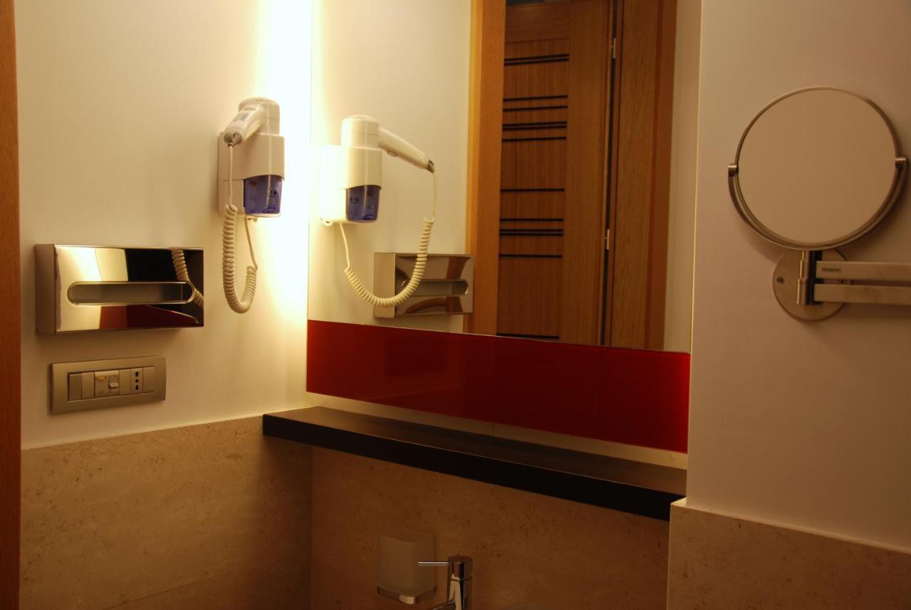 Sea Art Hotel Vado Ligure Eksteriør billede